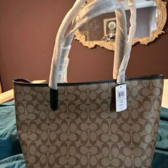 Coach City Tote In Signature Canvas With Halloween Horse And Carriage - Picture 3 of 6